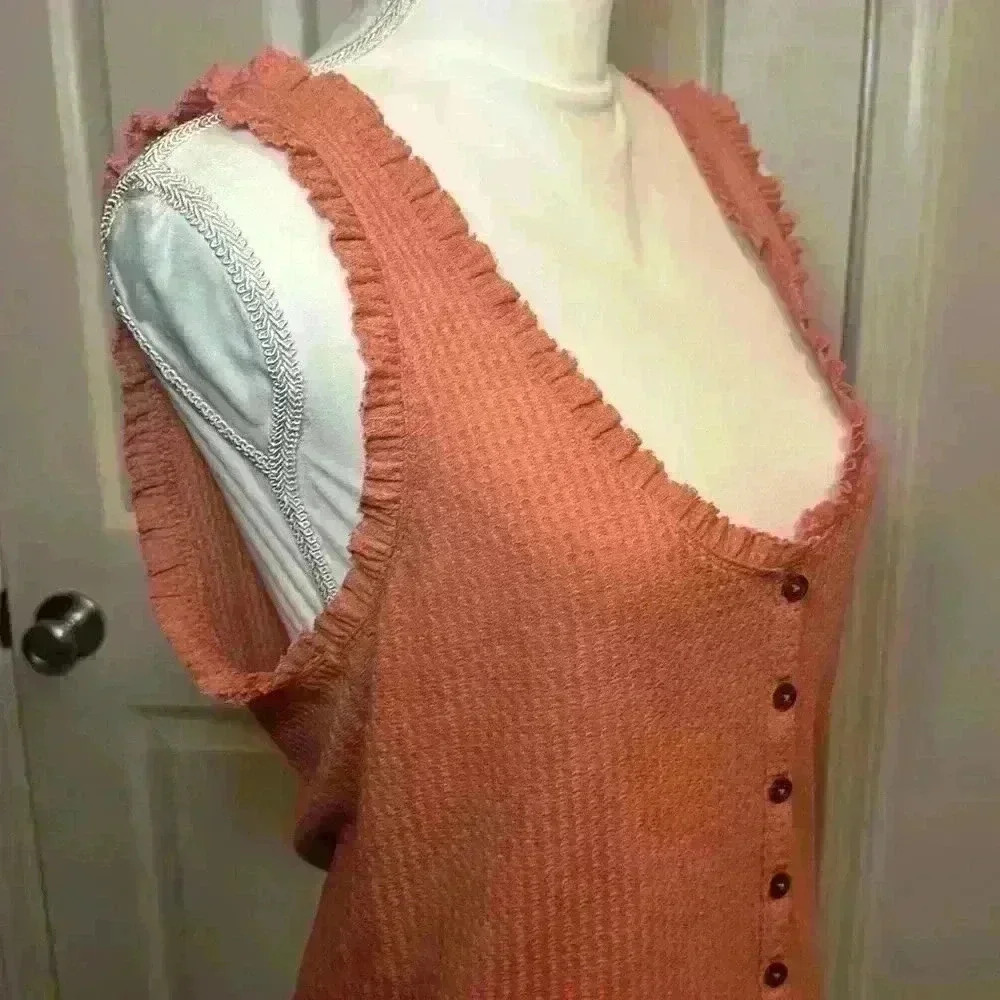 Wild Fable Rust Colored Tank Crop Top. Button Up. Ruffled Edges. Women’s Size L - Picture 3 of 8